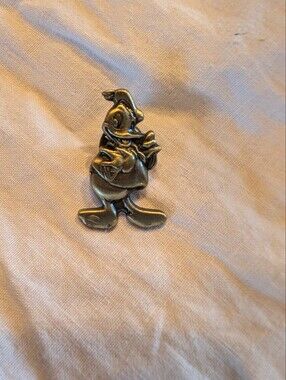 2/20$ Disney Donald Duck Brass Tone Brooch/Pin